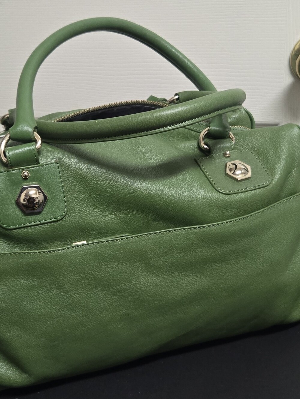 Extra Large Maxx New York Green Leather Barrel Handbag - Designer Style - Picture 3 of 13
